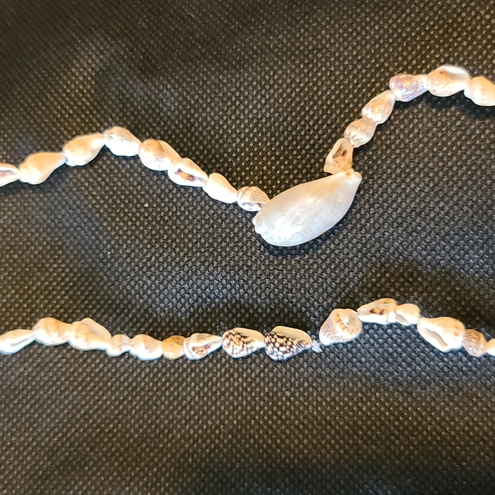 ❤️Shell necklaces from Hawaii - Picture 3 of 3